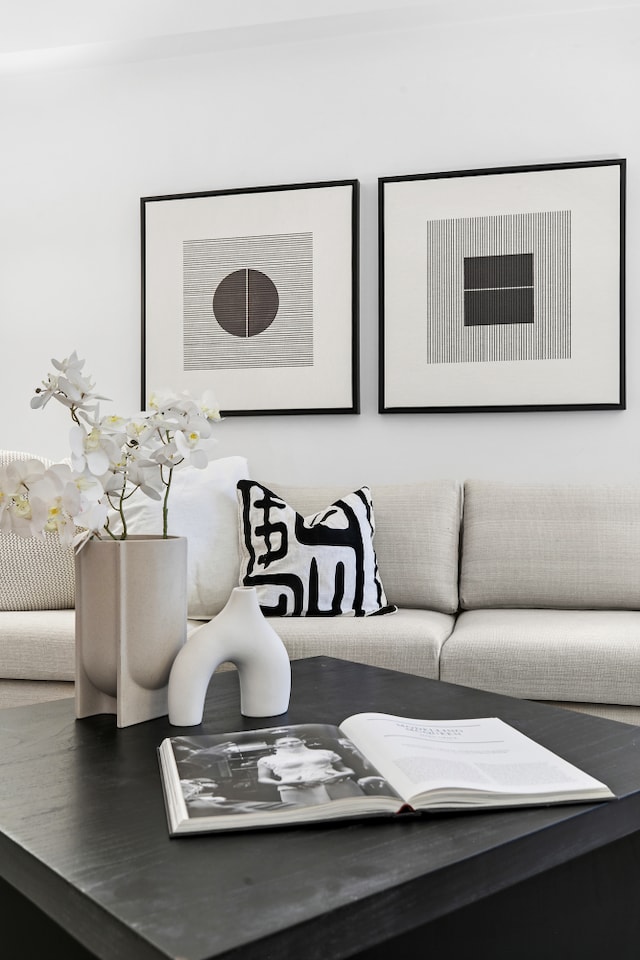 205 E 63rd St Unit 9A, New York City, NY 10065 - view of living area