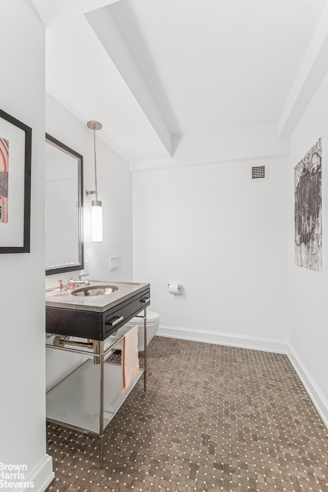 130 W 12th St Unit 1A, New York City, NY 10011 - rec room with a sink and baseboards