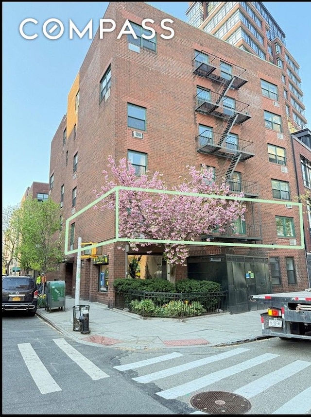 680 Washington St Unit 1B, New York City, NY 10014 - view of apartment building / complex