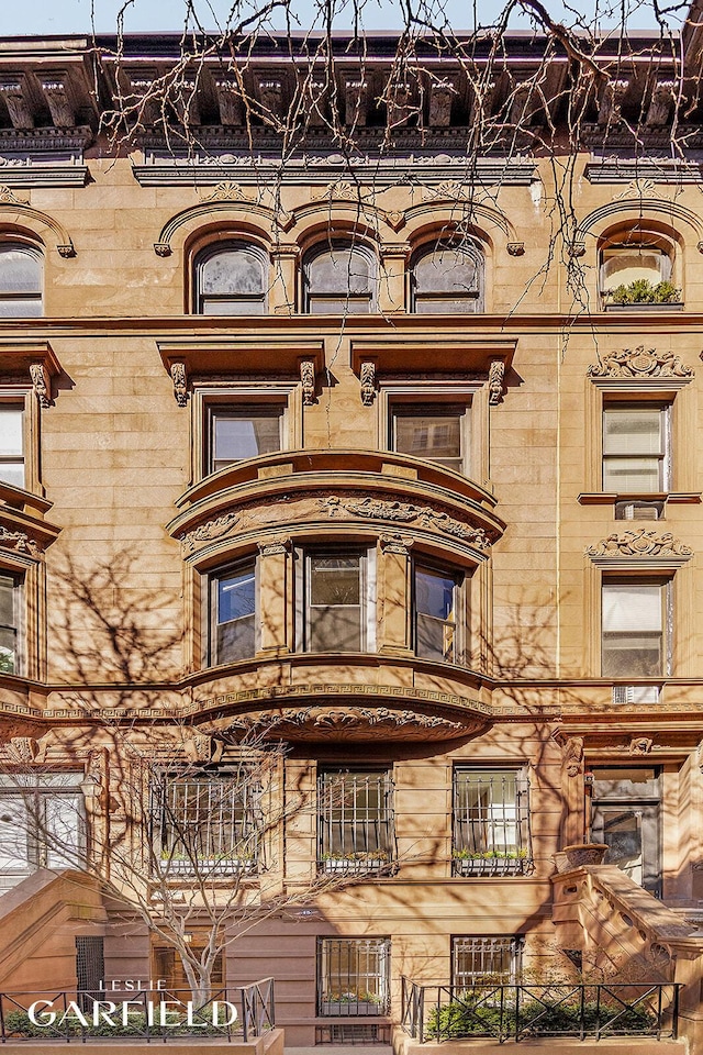 13 W 89th St, New York City, NY 10024 - view of building exterior