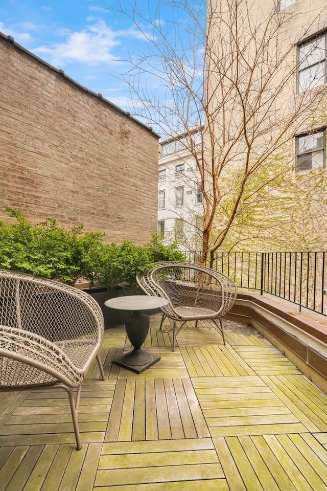 243 E 17th St, New York City, NY 10003 - view of wooden terrace