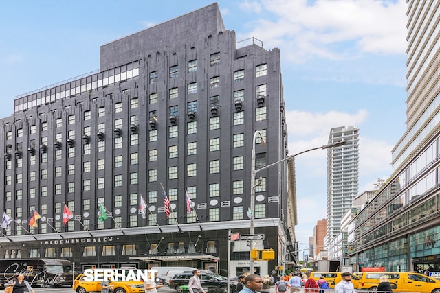 301 E 63rd St Unit 3B, New York City, NY 10065 - view of property featuring a city view