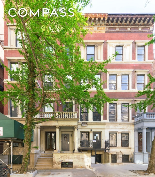 349 W 71st St, New York City, NY 10023 - view of building exterior