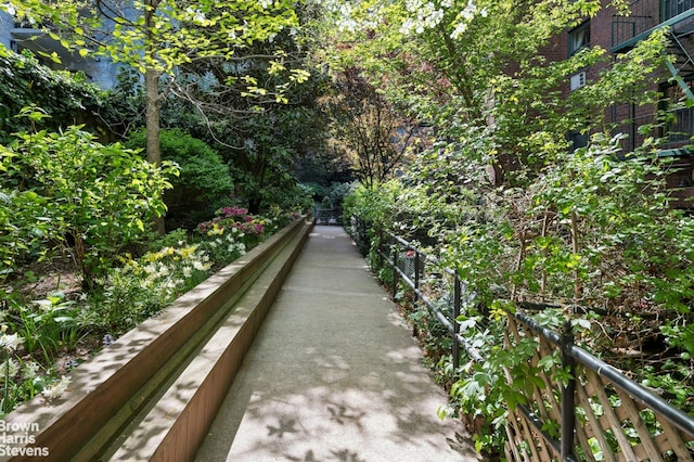 353 W 11th St Unit 2B, New York City, NY 10014 - surrounding community