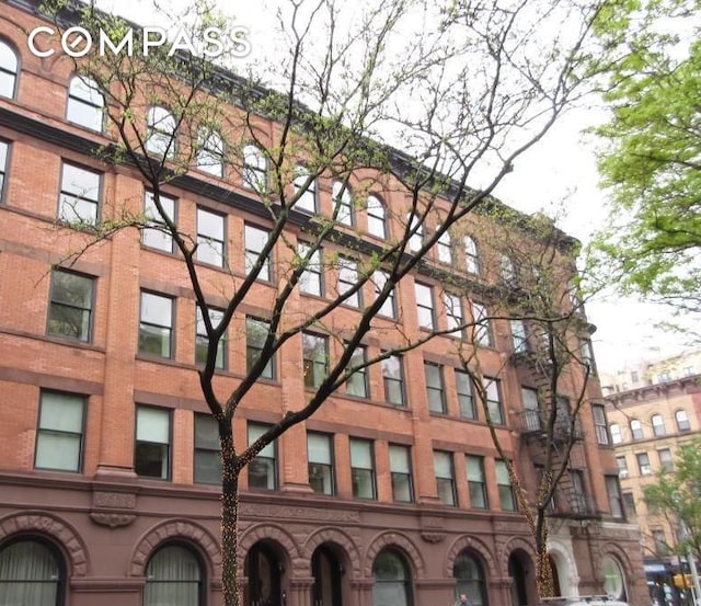 182 W 82nd St Unit 4E, New York City, NY 10024 - view of apartment building / complex