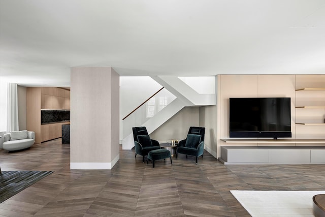 49 Chambers St Phb, Phb, New York City, NY 10007 - living room featuring stairway and baseboards