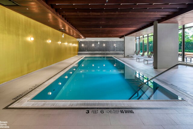 22-18 Jackson Ave Unit 801, New York City, NY 11101 - view of indoor pool