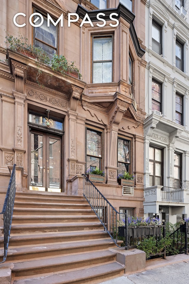 138 W 73rd St, New York City, NY 10023 - entrance to property with french doors