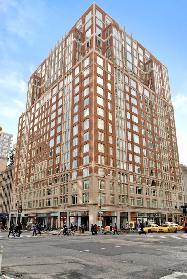 205 E 85th St Unit Ph2B, New York City, NY 10028 - view of building exterior
