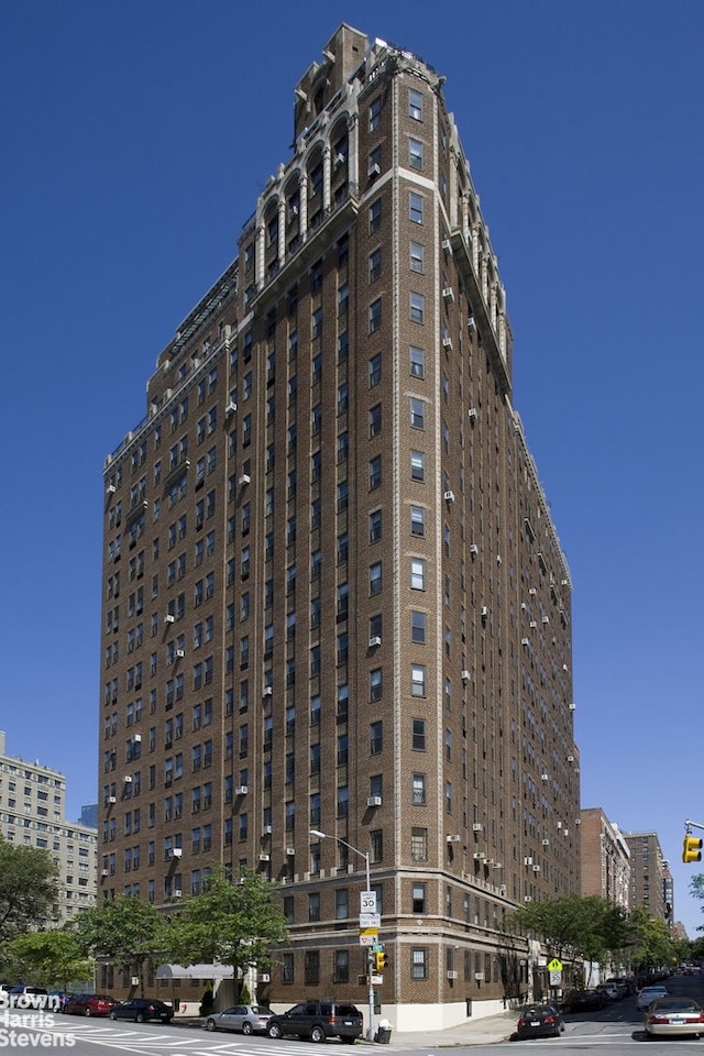230 Riverside Dr Unit 3K, New York City, NY 10025 - view of property featuring a city view