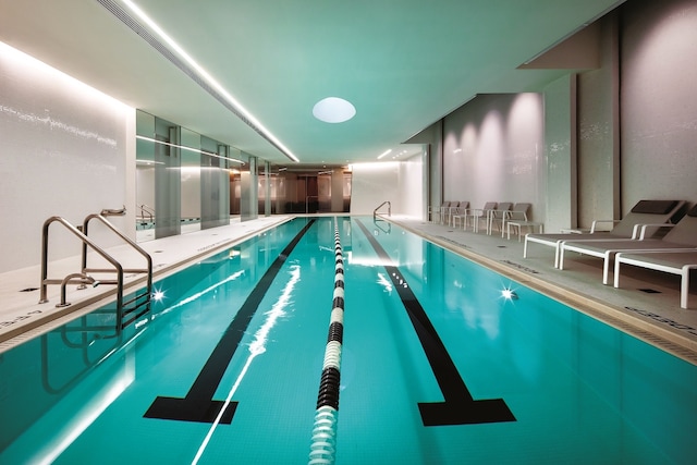 400 Park Ave S Unit 23-B, New York City, NY 10016 - view of indoor pool