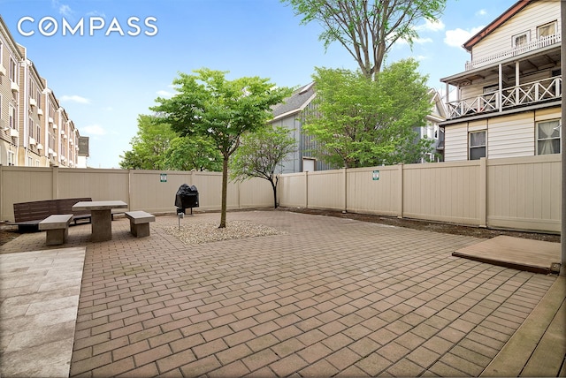 91-16 Shore Front Pkwy Unit 2F, New York City, NY 11693 - view of patio / terrace