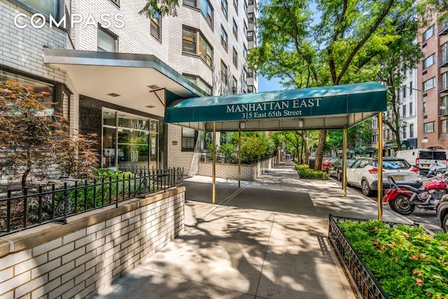315 E 65th St Unit 1H, New York City, NY 10065 - view of property's community