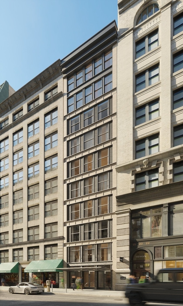 view of apartment building / complex