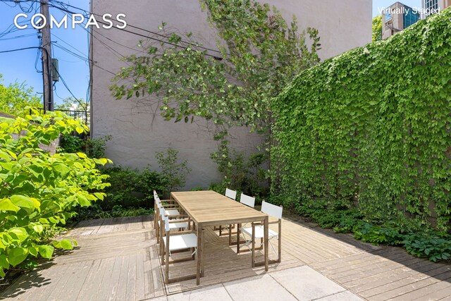 113A Columbia St, New York City, NY 11201 - wooden terrace with outdoor dining area