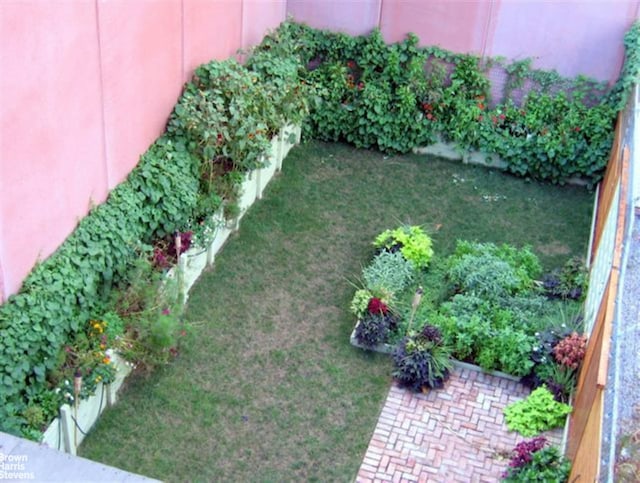 301 Water St, New York City, NY 11201 - view of fenced backyard