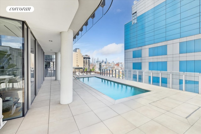 565 Broome St Unit S16B, New York City, NY 10013 - swimming pool featuring a view of city