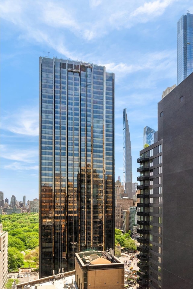 view of property featuring a view of skyline