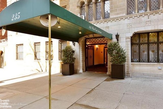 235 W End Ave Unit 3C, New York City, NY 10023 - view of property entrance