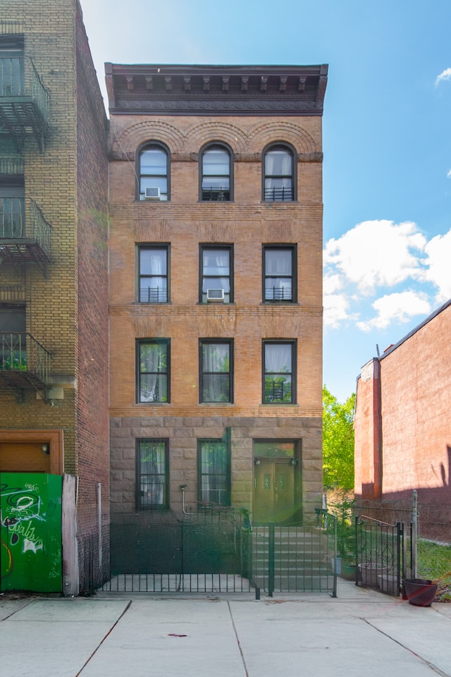 458 Halsey St Unit 4, New York City, NY 11233 - view of building exterior
