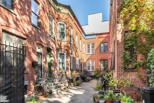 7 Sylvan Ct, New York City, NY 10035 - view of building exterior