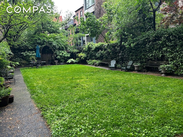 360 W 21st St Unit 2L, New York City, NY 10011 - view of grassy yard