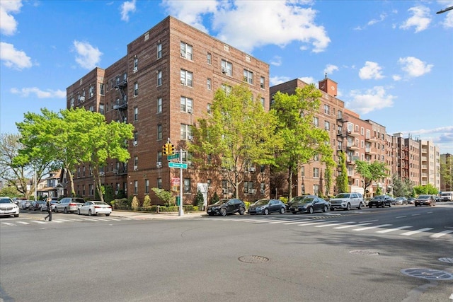 view of apartment building / complex