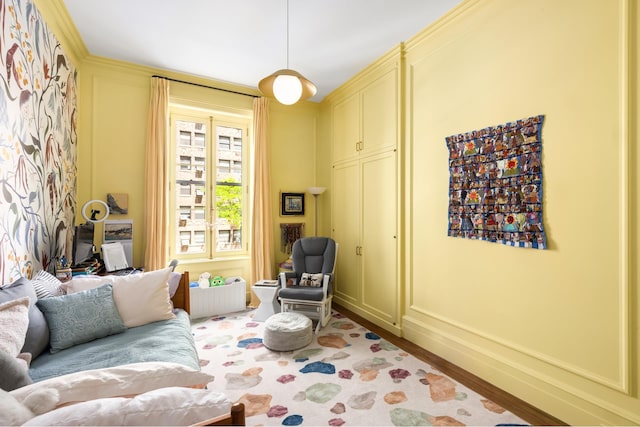 390 W End Ave Unit 2H, New York City, NY 10024 - living area featuring light wood finished floors and baseboards