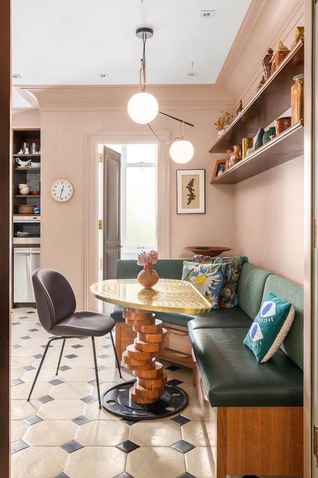 390 W End Ave Unit 2H, New York City, NY 10024 - dining area featuring breakfast area and crown molding
