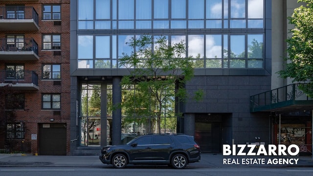 302 E 96th St Unit 502, New York City, NY 10128 - view of building exterior
