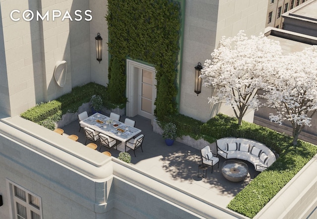 view of yard featuring a patio and outdoor dining area