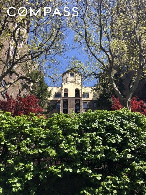 116 Pinehurst Ave Unit H32, New York City, NY 10033 - view of front of house