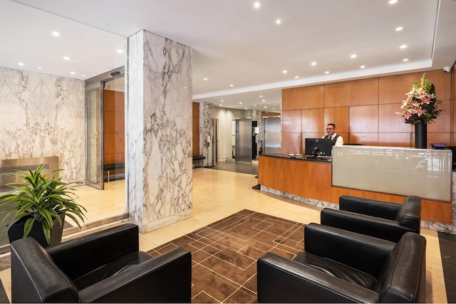 77 W 55th St Unit 7F, New York City, NY 10019 - welcome area featuring recessed lighting