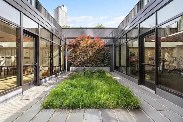 21-30 44th Dr Unit 7C, New York City, NY 11101 - view of yard