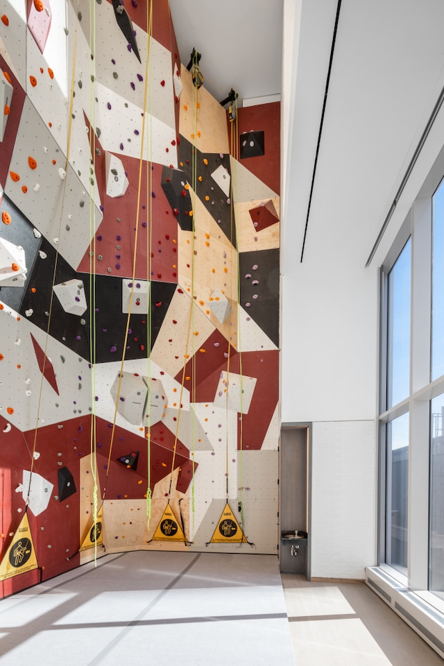 1 City Pt Unit 59E, New York City, NY 11201 - interior space