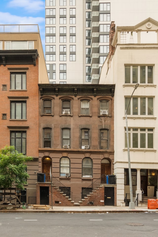206 E 35th St Unit Th, New York City, NY 10016 - view of building exterior featuring central AC
