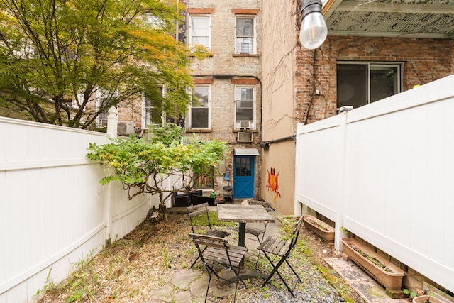 206 E 35th St Unit Th, New York City, NY 10016 - view of fenced backyard