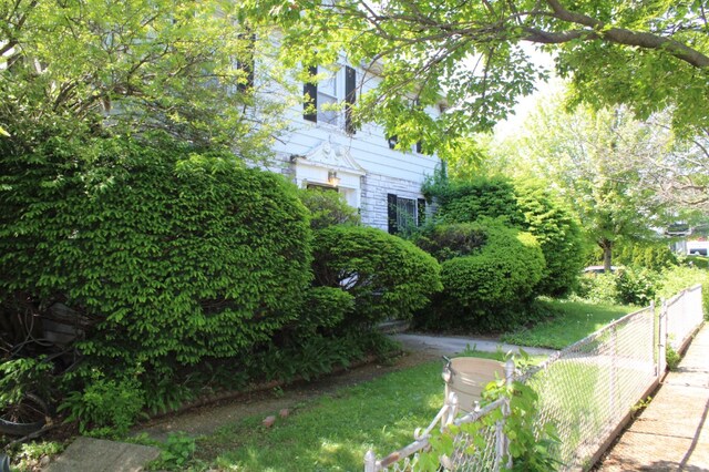 199-20 100th Ave, New York City, NY 11423 - view of yard