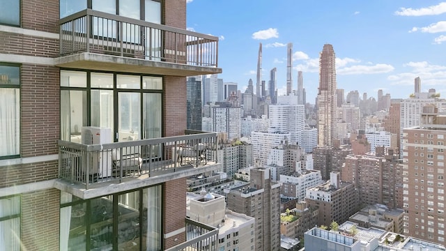 422 E 72nd St Unit 37Ad, New York City, NY 10021 - skyline view