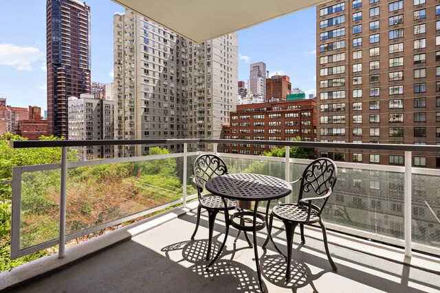 200 E 66th St Unit B904, New York City, NY 10065 - balcony with a skyline view