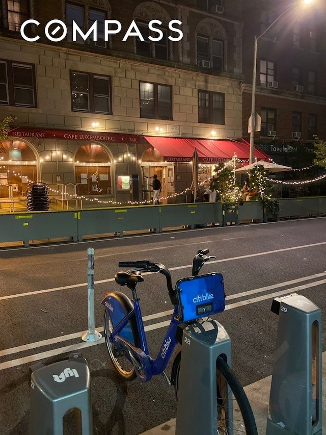 201 W 70th St Unit 8L, New York City, NY 10023 - view of asphalt road