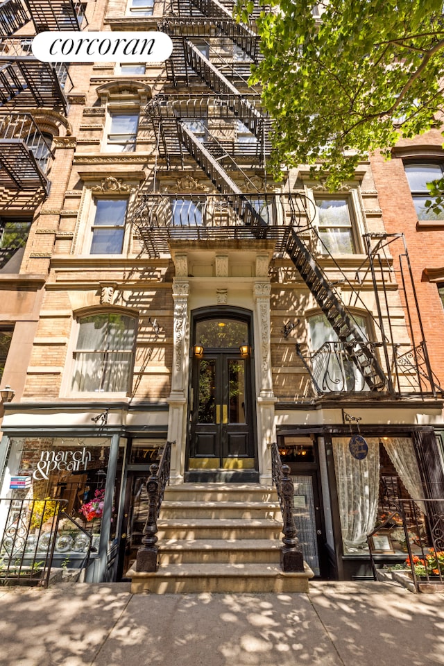 77 Perry St Unit 4C, New York City, NY 10014 - view of property