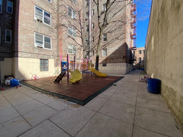 100 Bennett Ave Unit 4B, New York City, NY 10033 - view of community playground