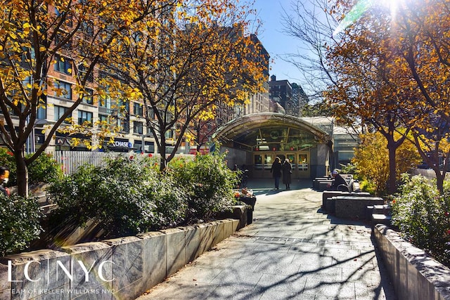 632 W End Ave Unit 2F, New York City, NY 10024 - view of community