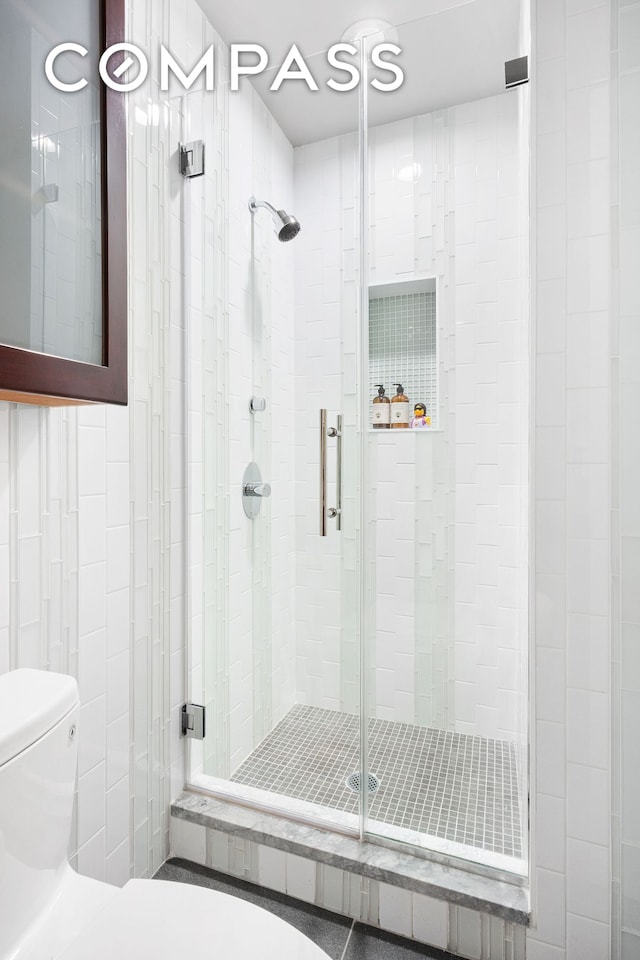 120 W 20th St Ph, Ph, New York City, NY 10011 - bathroom with a shower stall and toilet