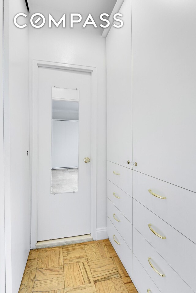 305 E 40th St Unit 14V, New York City, NY 10016 - view of corridor