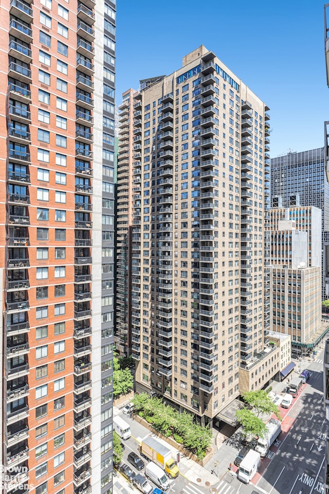 300 E 40th St Unit 20S, New York City, NY 10016 - view of property with a city view
