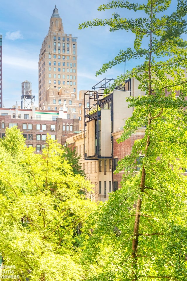 2 Beekman Pl Unit 5Ag, New York City, NY 10022 - view of building exterior with a view of city