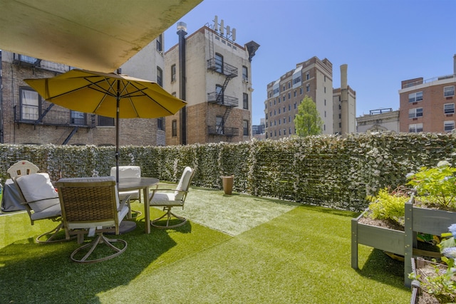 11 Hancock Pl Unit 304, New York City, NY 10027 - view of grassy yard