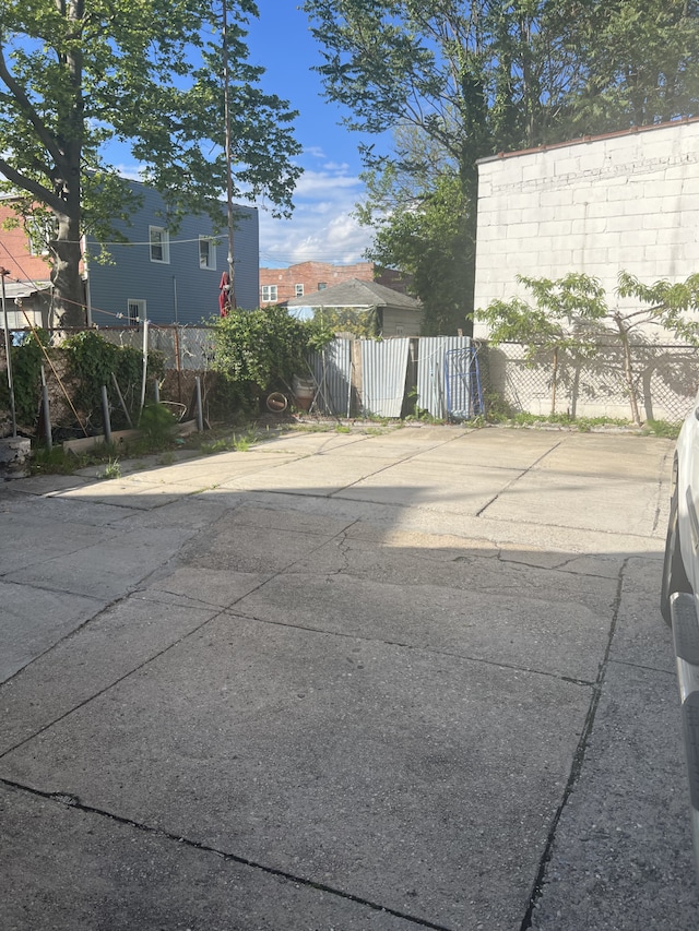 1409 E 92nd St, New York City, NY 11236 - view of patio